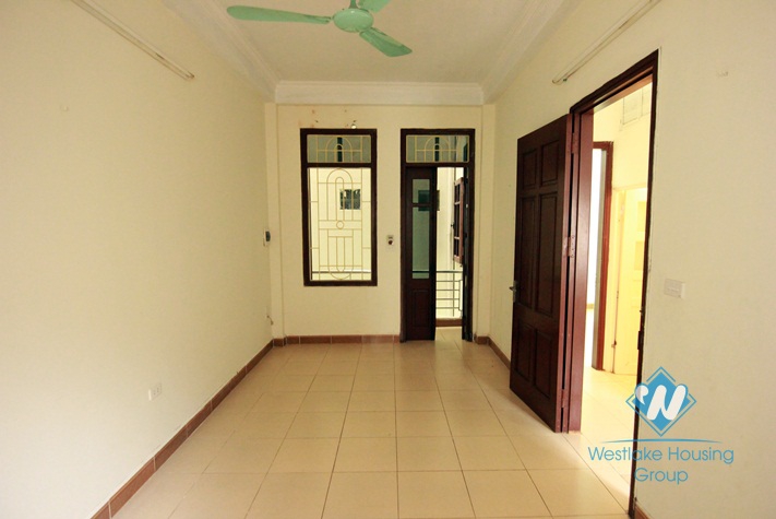 Cheap unfurnished 4 bedrooms for rent in Tayho area 